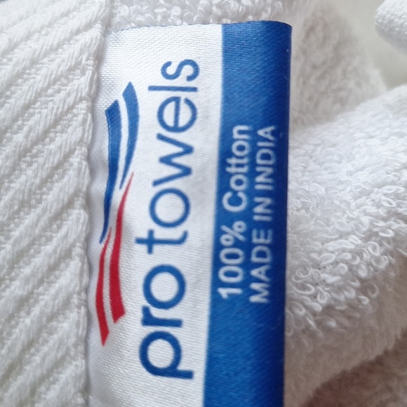 Coca-Cola Beach Towel with Red Bottle Design 100%Cotton - Picture 4 of 4